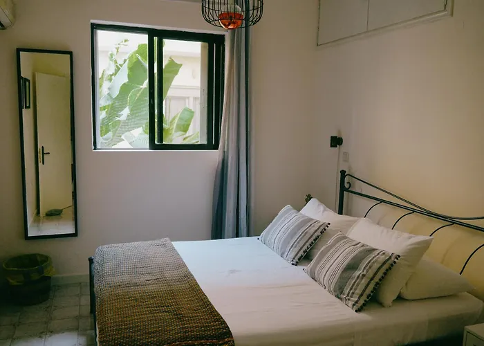 Rhodes Backpackers Boutique Hostel And Apartments