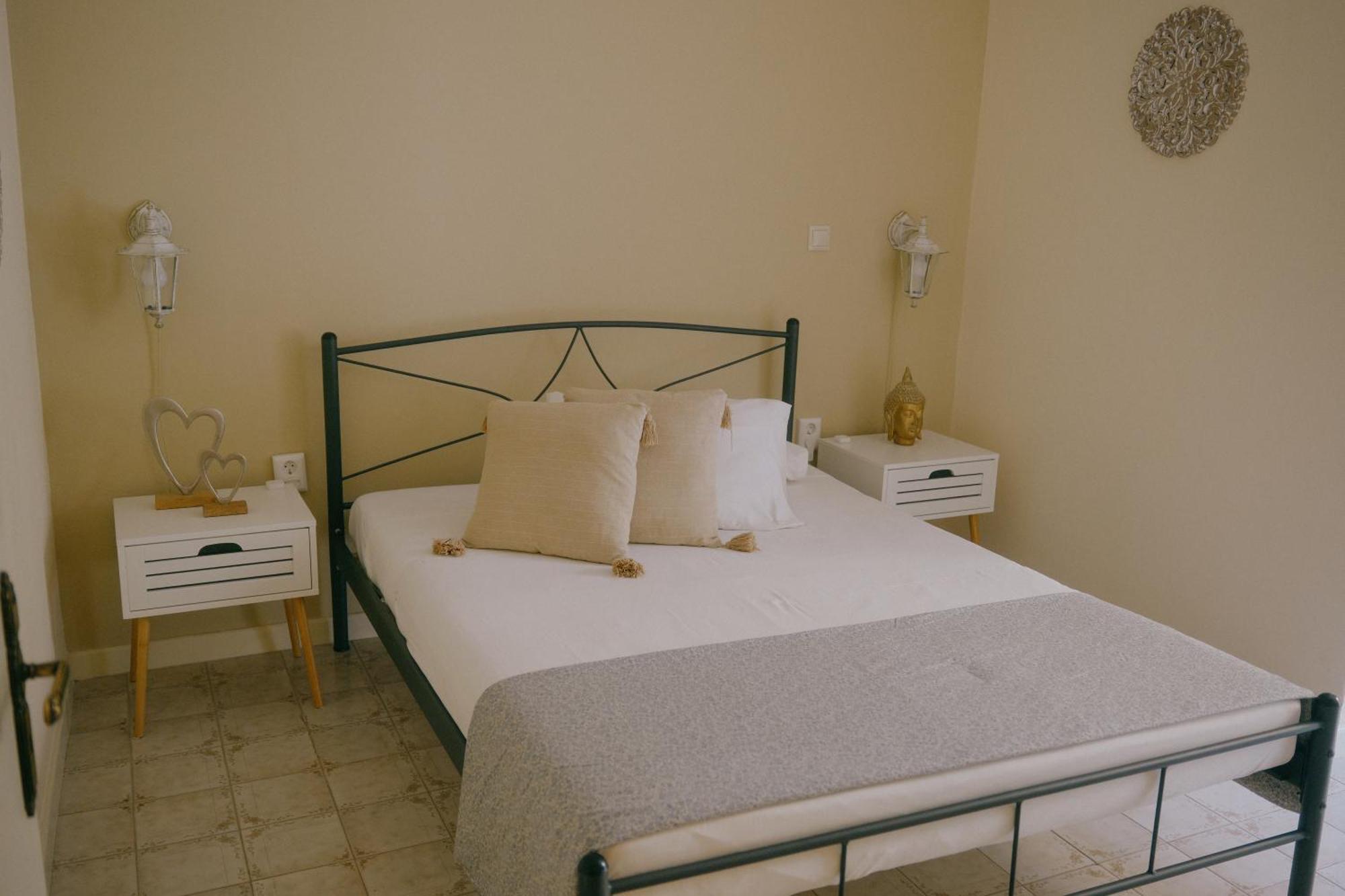 Hostal Rhodes Backpackers Boutique And
